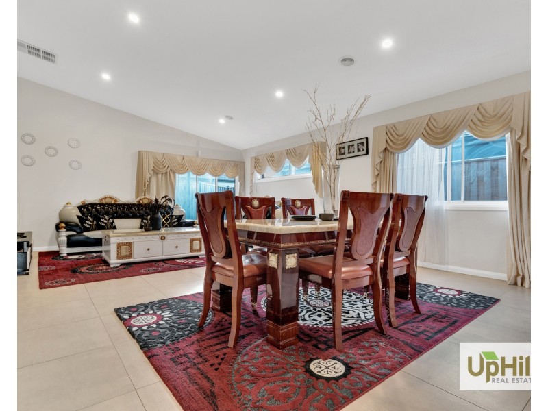 36 SIMMENTAL DRIVE, Clyde North VIC 3978