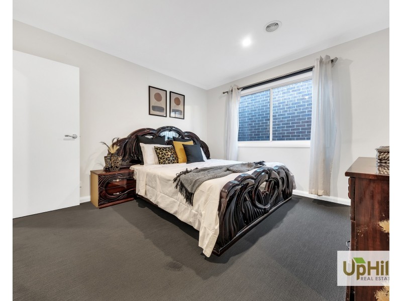 36 SIMMENTAL DRIVE, Clyde North VIC 3978