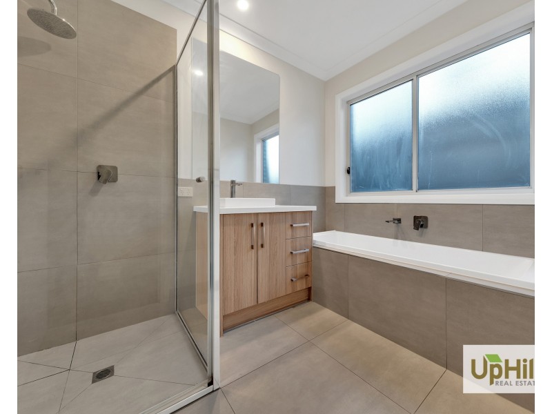 36 SIMMENTAL DRIVE, Clyde North VIC 3978