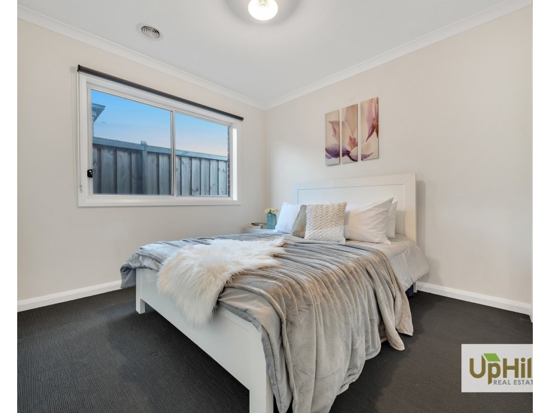 36 SIMMENTAL DRIVE, Clyde North VIC 3978