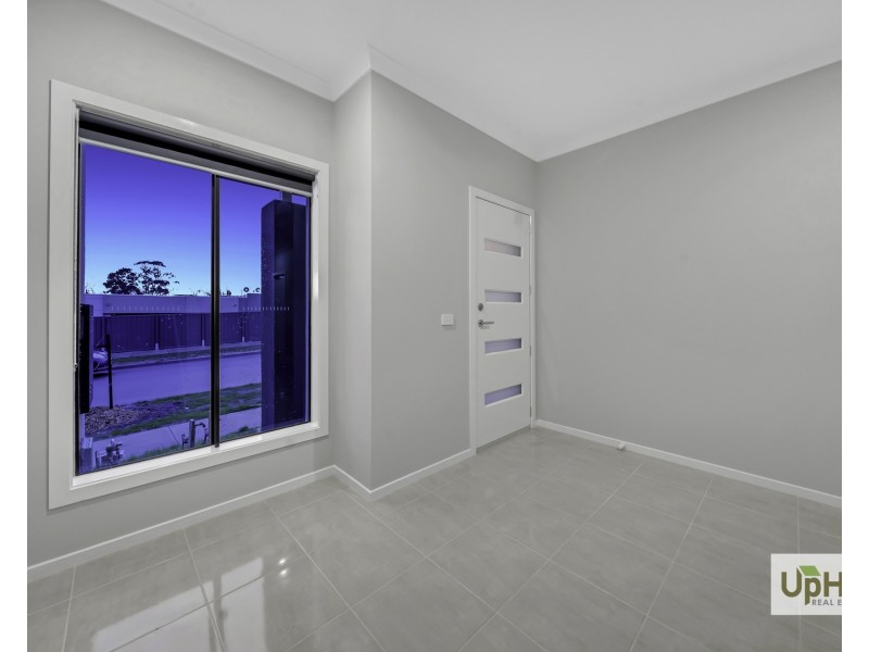 21 Noah Road, Clyde North VIC 3978