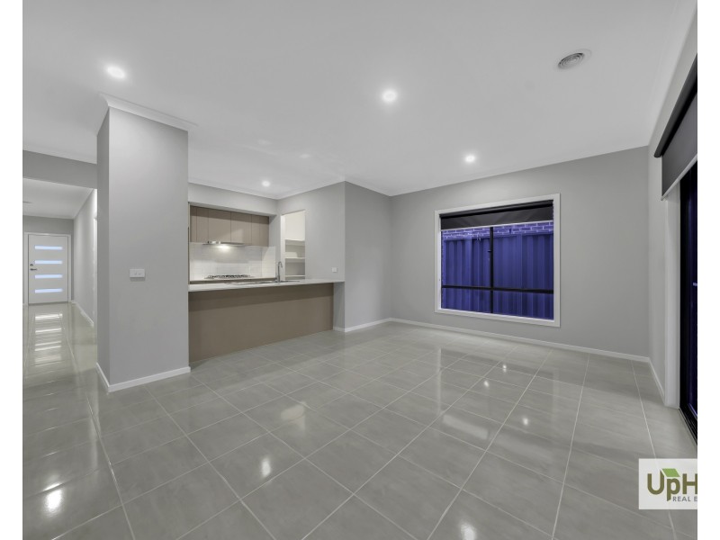 21 Noah Road, Clyde North VIC 3978