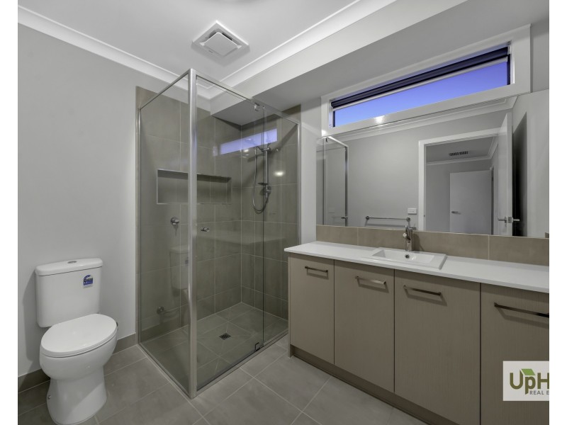 21 Noah Road, Clyde North VIC 3978