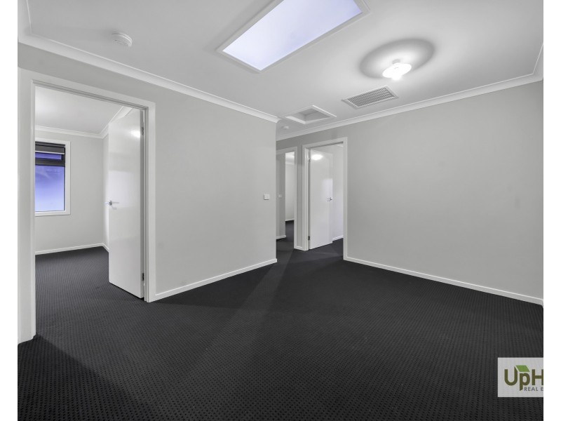 21 Noah Road, Clyde North VIC 3978