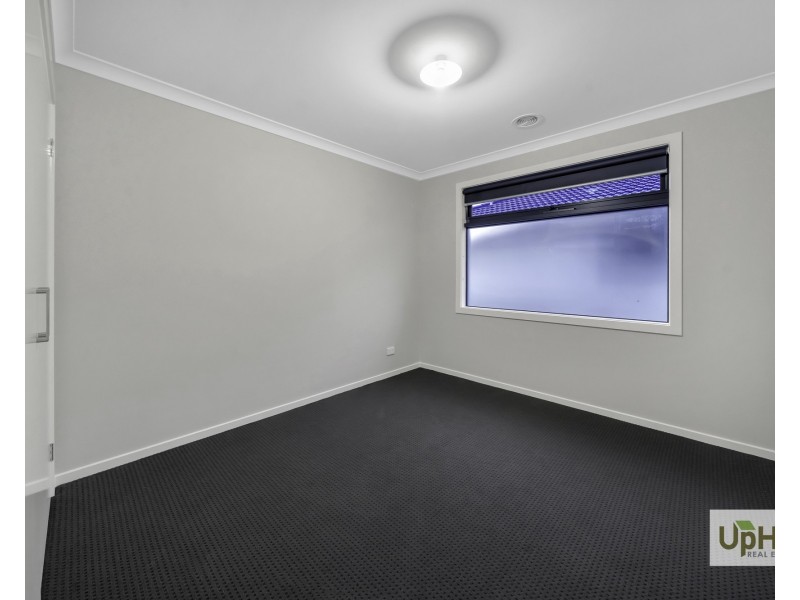 21 Noah Road, Clyde North VIC 3978