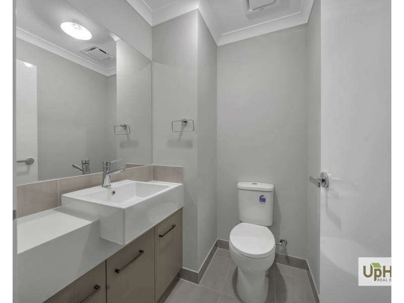 21 Noah Road, Clyde North VIC 3978