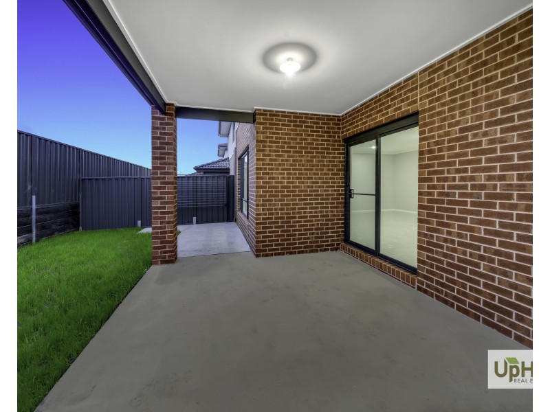 21 Noah Road, Clyde North VIC 3978