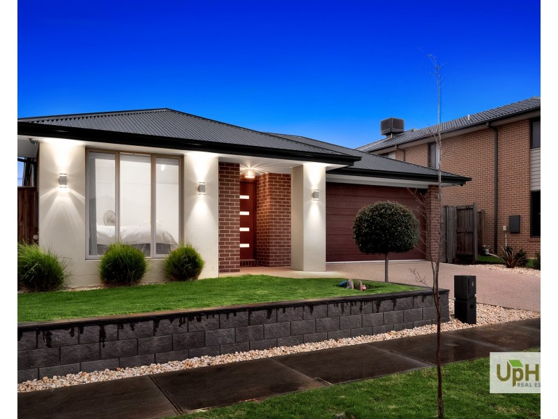 6 Sackville Avenue, Clyde North VIC 3978