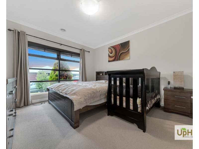 11 Bellario Circuit, Clyde North VIC 3978