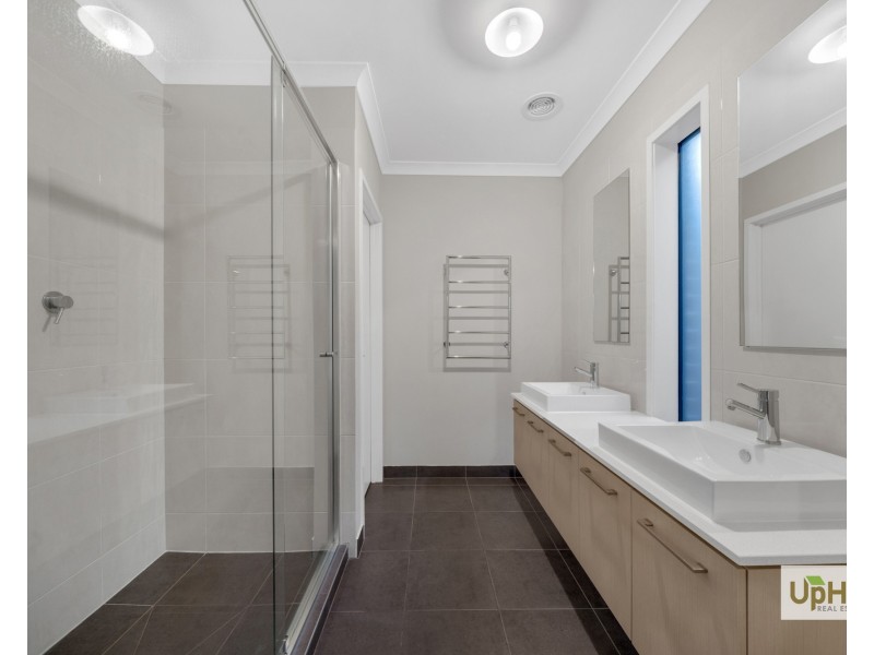 20 Avisha Way, Narre Warren VIC 3805