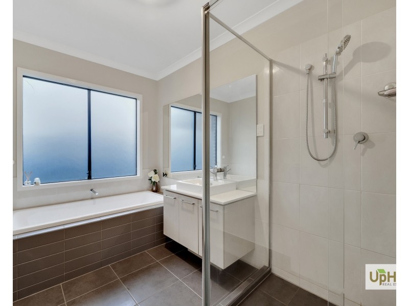 20 Avisha Way, Narre Warren VIC 3805