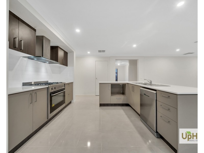 6 Bellman Avenue, Clyde VIC 3978