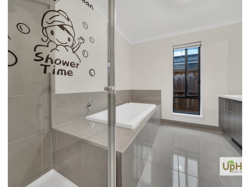 6 Bellman Avenue, Clyde VIC 3978