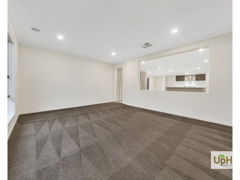 6 Bellman Avenue, Clyde VIC 3978