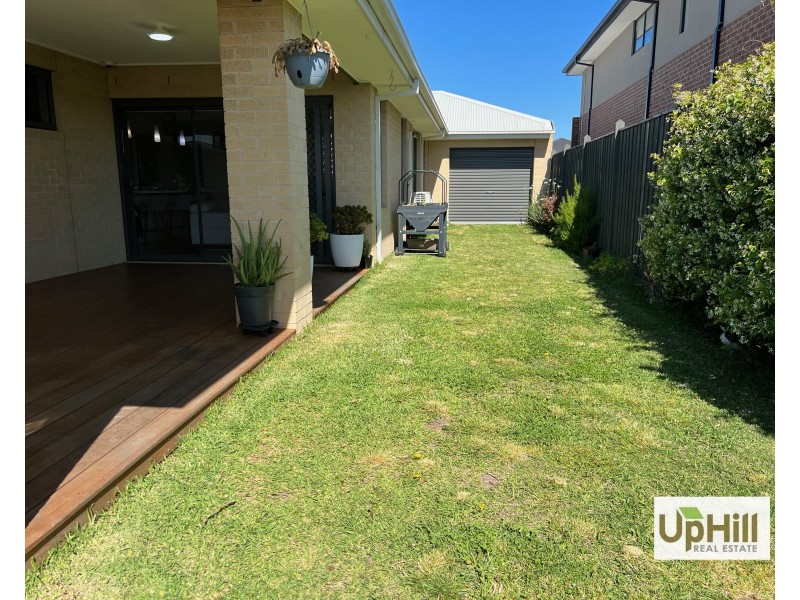 8 Elsey Way, Clyde North VIC 3978