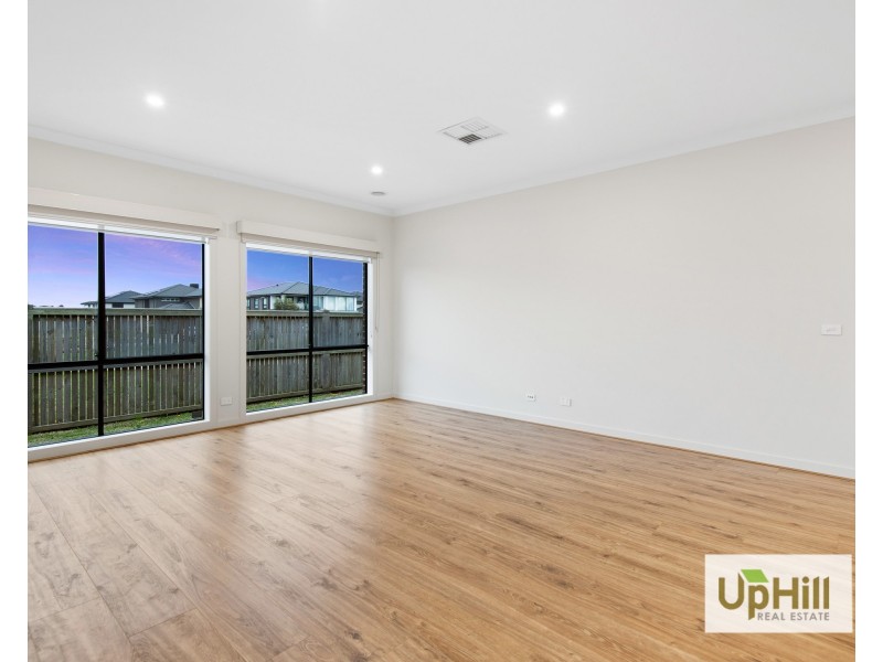 43 Cottongrass Avenue, Clyde North VIC 3978