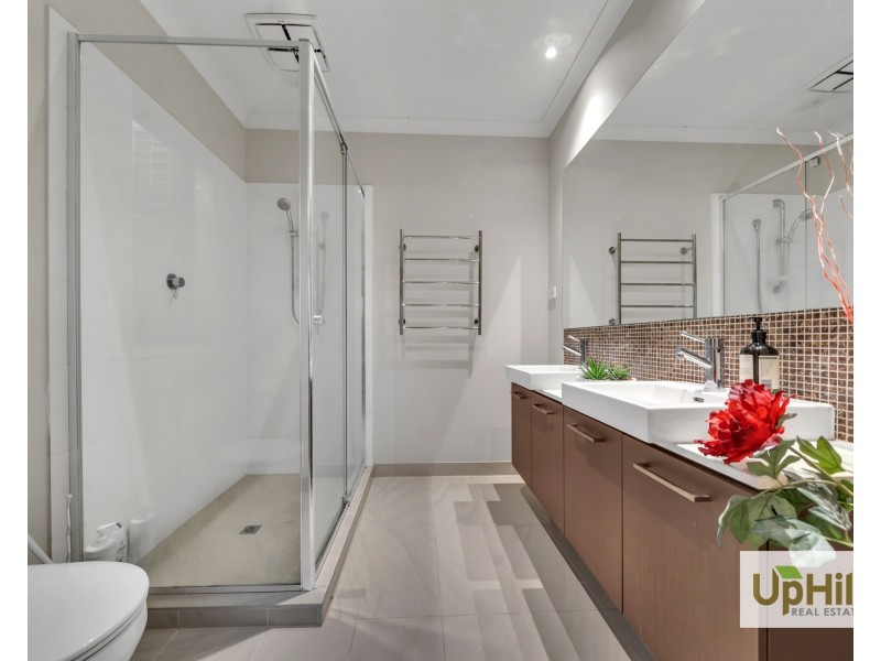 19 Yearling Crescent, Clyde North VIC 3978