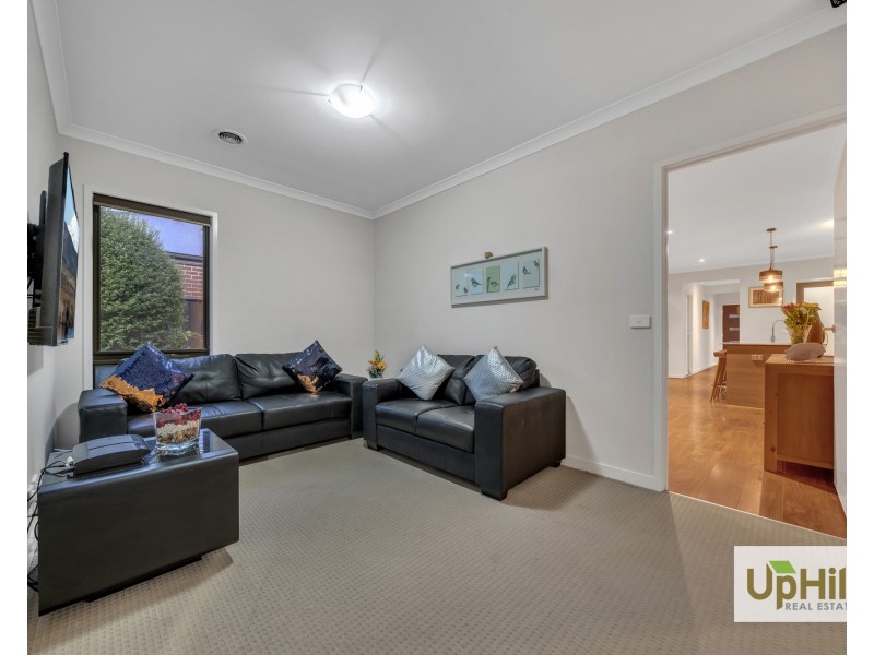 19 Yearling Crescent, Clyde North VIC 3978