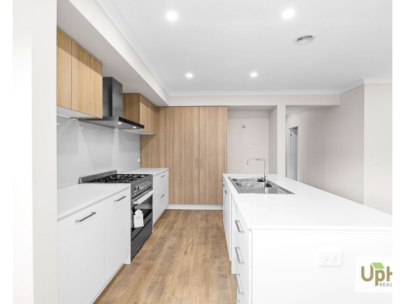 88 Yaralla Circuit, Clyde VIC 3978