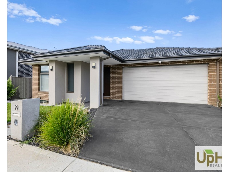 19 Jasper Way, Officer VIC 3809