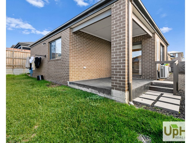 19 Jasper Way, Officer VIC 3809