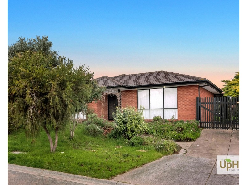 18 Rendell Place, Hampton Park VIC 3976