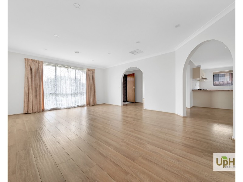 18 Rendell Place, Hampton Park VIC 3976