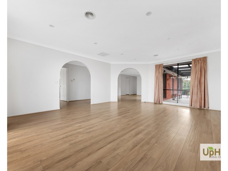 18 Rendell Place, Hampton Park VIC 3976