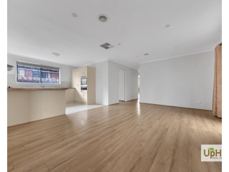 18 Rendell Place, Hampton Park VIC 3976