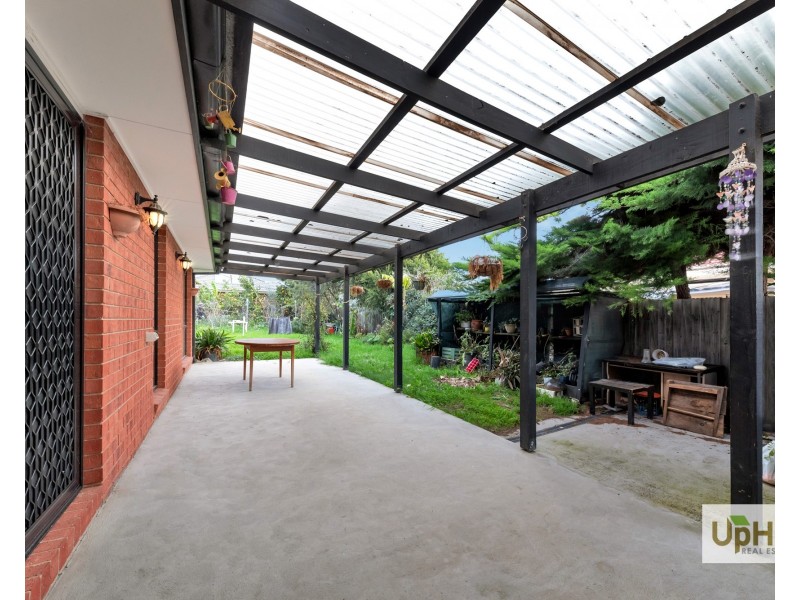 18 Rendell Place, Hampton Park VIC 3976