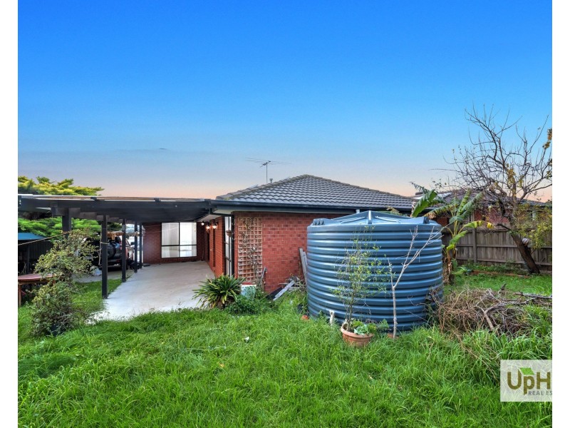 18 Rendell Place, Hampton Park VIC 3976