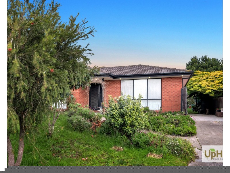 18 Rendell Place, Hampton Park VIC 3976