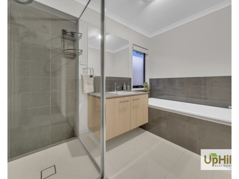 23 Tideswell Street, Clyde North VIC 3978