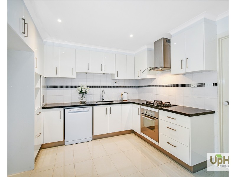 4 Greenmount Close, Narre Warren VIC 3805