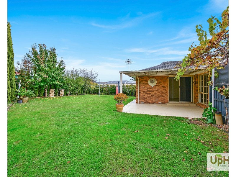 4 Greenmount Close, Narre Warren VIC 3805