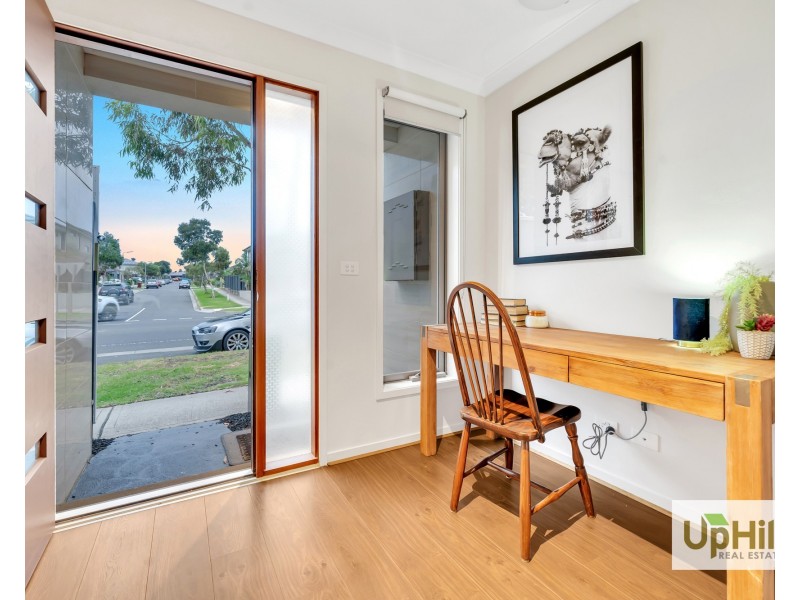 28 SELANDRA BOULEVARD, Clyde North VIC 3978