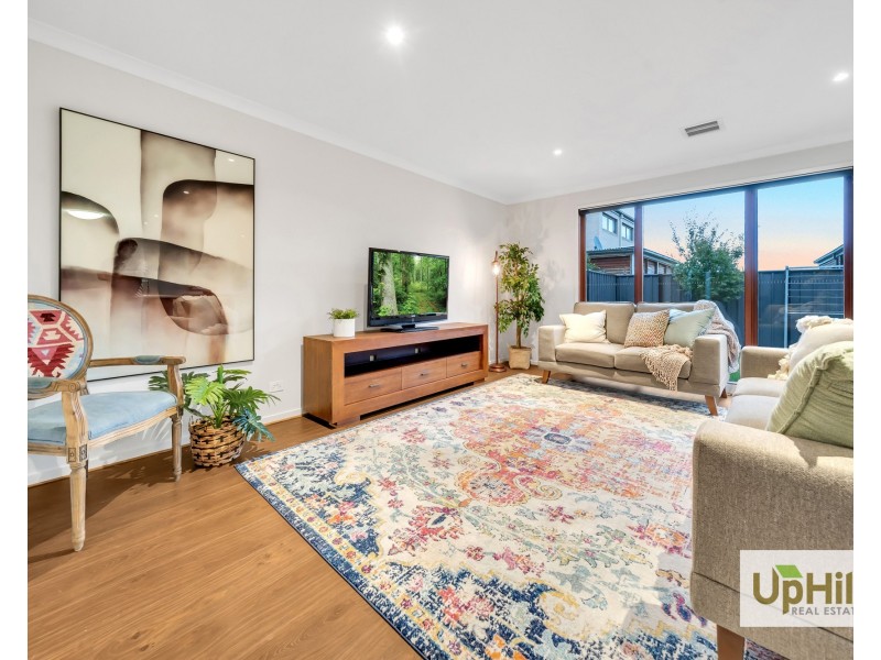 28 SELANDRA BOULEVARD, Clyde North VIC 3978