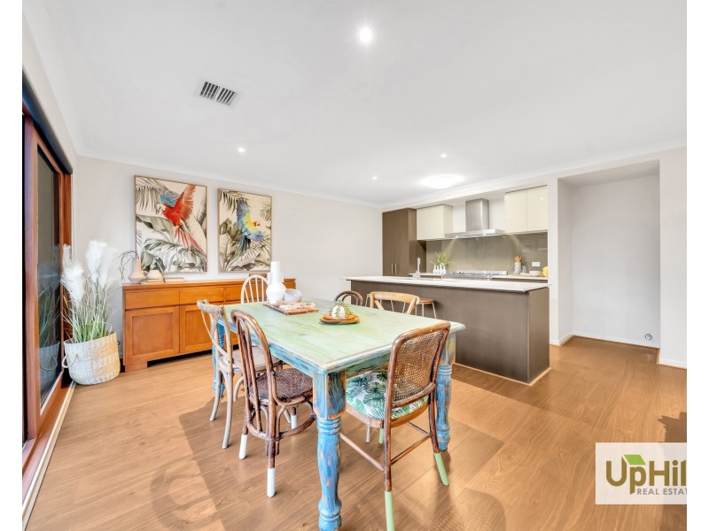 28 SELANDRA BOULEVARD, Clyde North VIC 3978