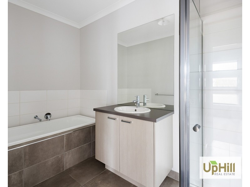 59 Karawarra Circuit, Cranbourne North VIC 3977