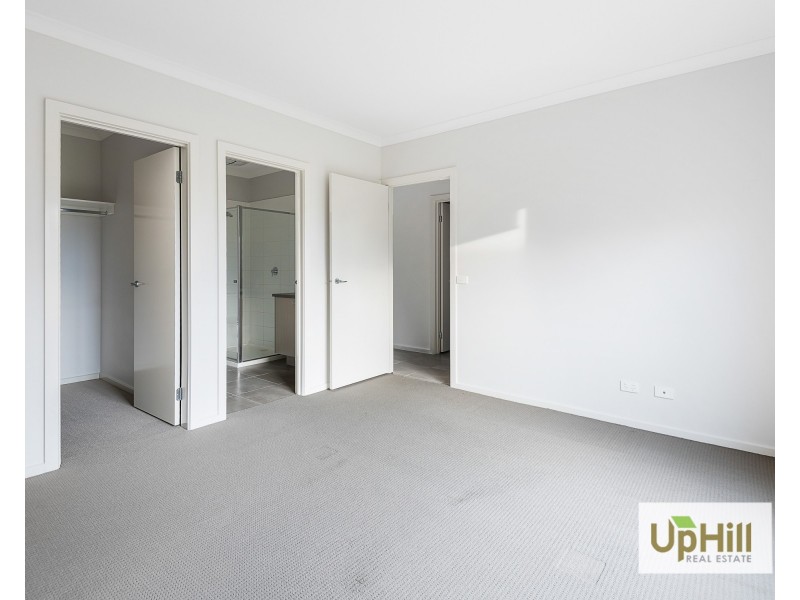 59 Karawarra Circuit, Cranbourne North VIC 3977