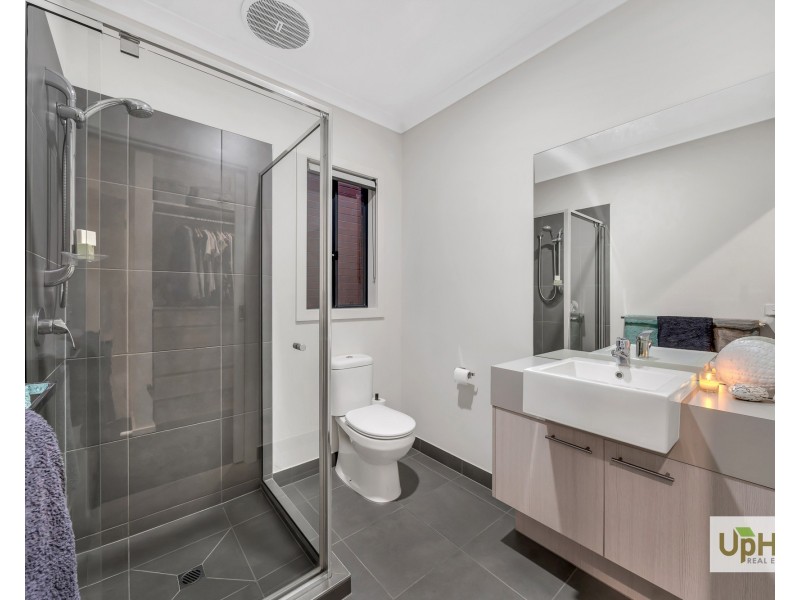 45 Castillo Avenue, Clyde North VIC 3978