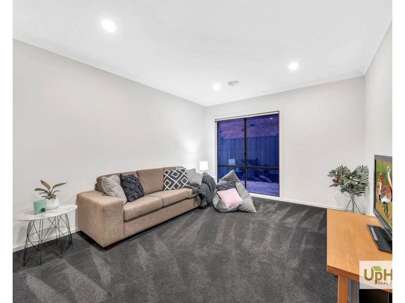 45 Castillo Avenue, Clyde North VIC 3978