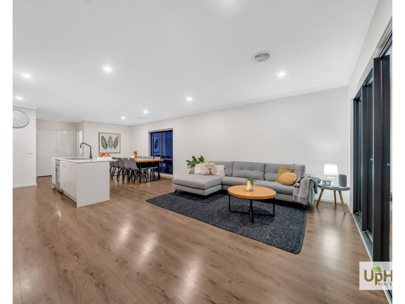 45 Castillo Avenue, Clyde North VIC 3978