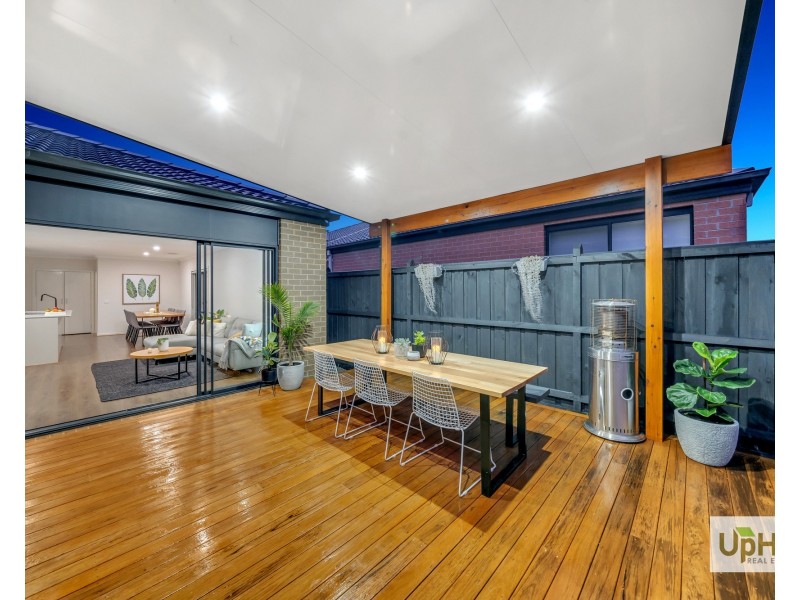 45 Castillo Avenue, Clyde North VIC 3978