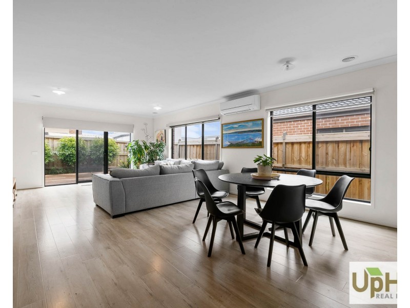 20 Mahal Drive, Clyde North VIC 3978