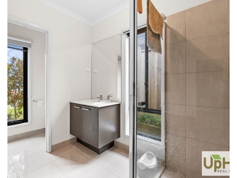 20 Mahal Drive, Clyde North VIC 3978