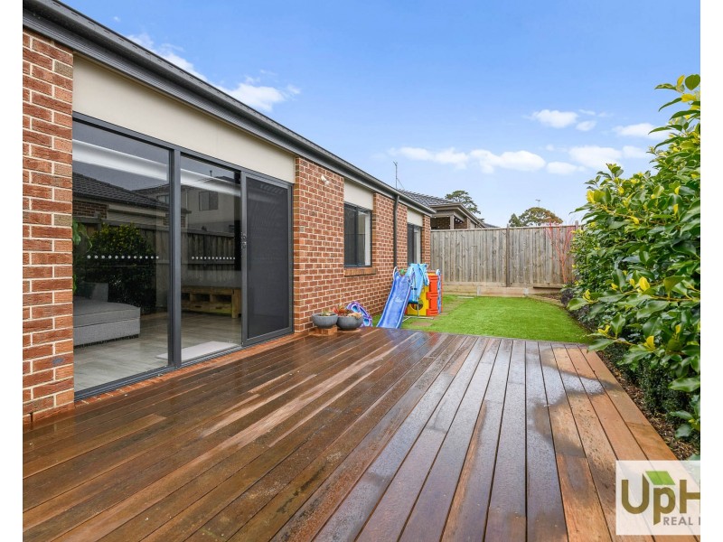20 Mahal Drive, Clyde North VIC 3978