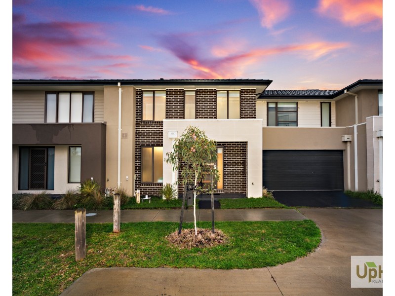 3  Birchmore Place, Clyde North VIC 3978