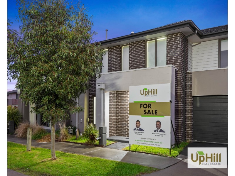 3  Birchmore Place, Clyde North VIC 3978