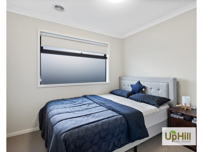 3  Birchmore Place, Clyde North VIC 3978